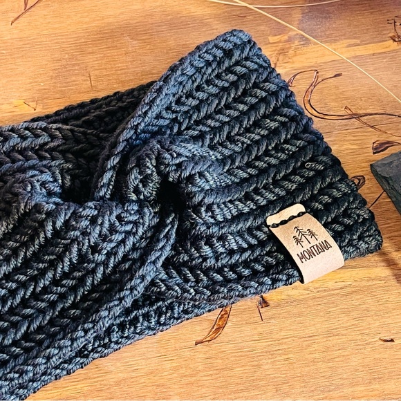 Crochet Handmade Headband Earwarmer - Picture 2 of 3